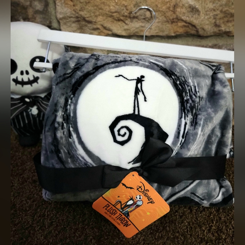 DISNEY Nightmare Before Christmas Throw